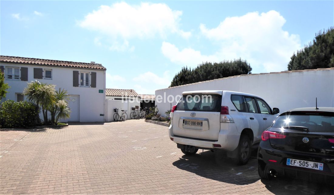 Photo 44 : EXTERIEUR d'une maison située à La Couarde-sur-mer, île de Ré.