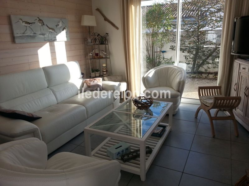 Photo 15 : SEJOUR d'une maison située à La Couarde-sur-mer, île de Ré.