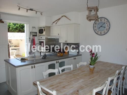 Photo 1 : CUISINE d'une maison située à La Couarde-sur-mer, île de Ré.