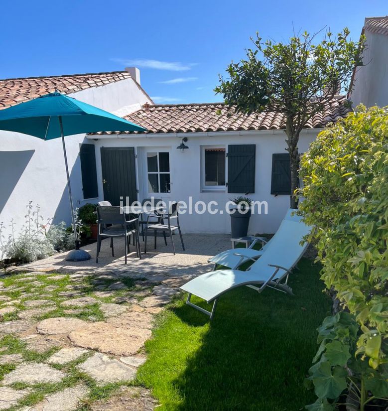 Photo 1 : JARDIN d'une maison située à Saint-Clément-des-Baleines, île de Ré.