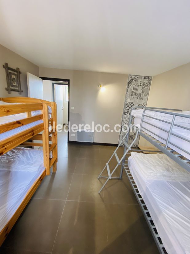 Photo 31 : CHAMBRE d'une maison située à La Flotte, île de Ré.