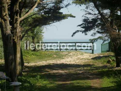 Photo 1 : EXTERIEUR d'une maison située à Ars en Ré, île de Ré.