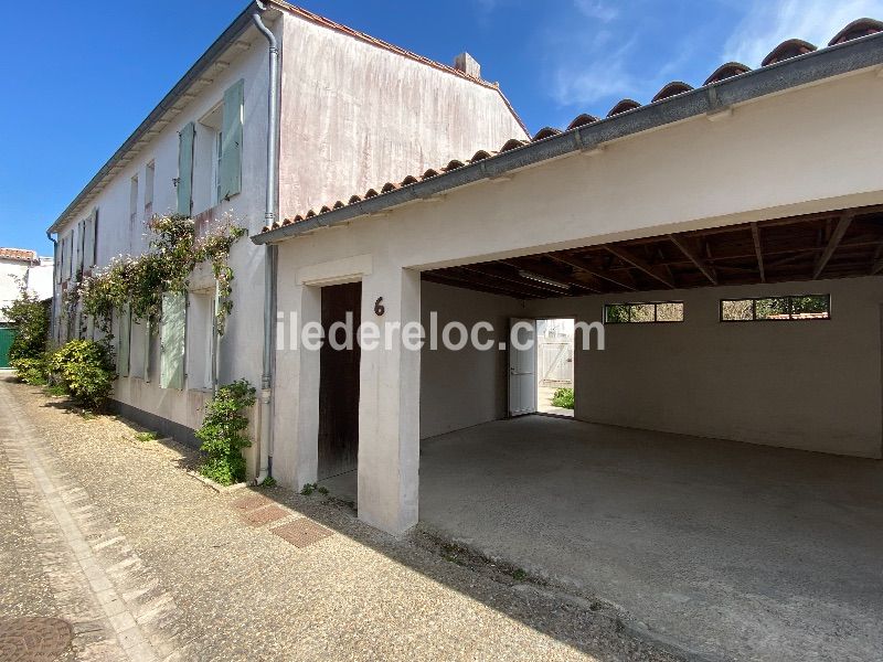 Photo 36 : EXTERIEUR d'une maison située à La Couarde-sur-mer, île de Ré.