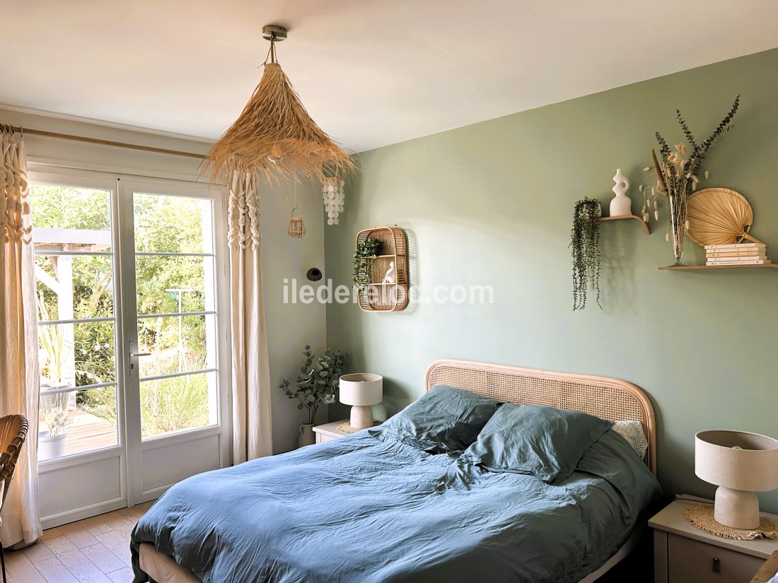 Photo 7 : CHAMBRE d'une maison située à La Couarde-sur-mer, île de Ré.