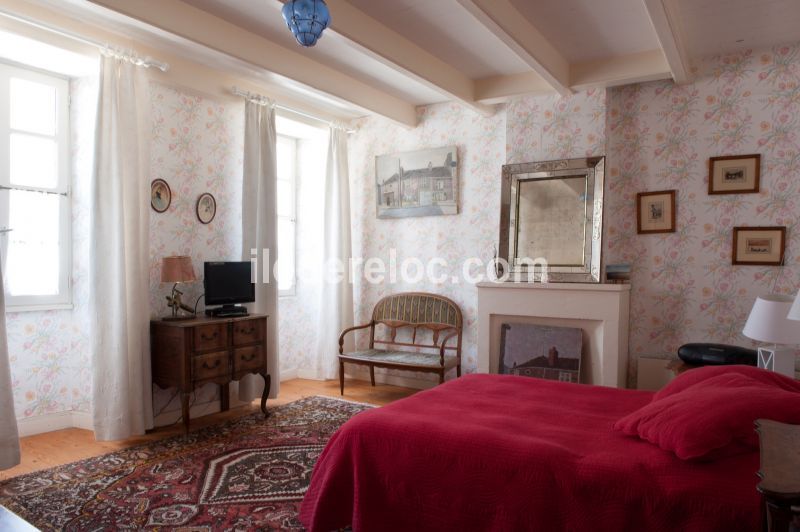 Photo 9 : CHAMBRE d'une maison située à Saint-Martin-de-Ré, île de Ré.