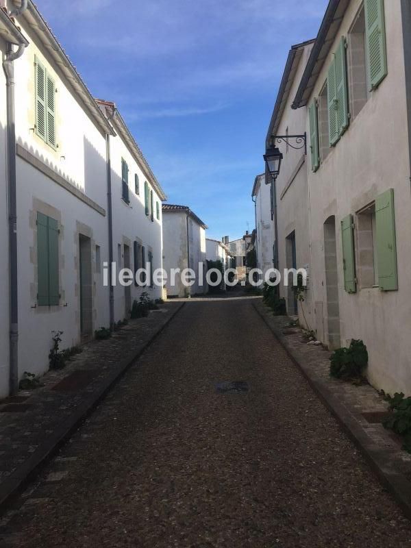 Photo 17 : EXTERIEUR d'une maison située à Saint-Martin-de-Ré, île de Ré.