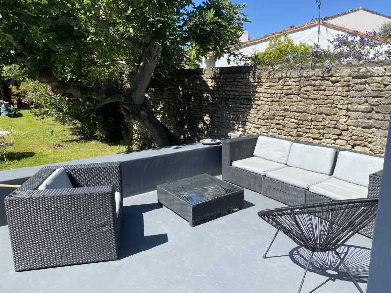 Photo 6 : TERRASSE d'une maison située à Les Portes, île de Ré.