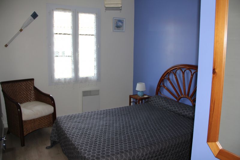 Photo 17 : CHAMBRE d'une maison située à Sainte-Marie-de-Ré, île de Ré.