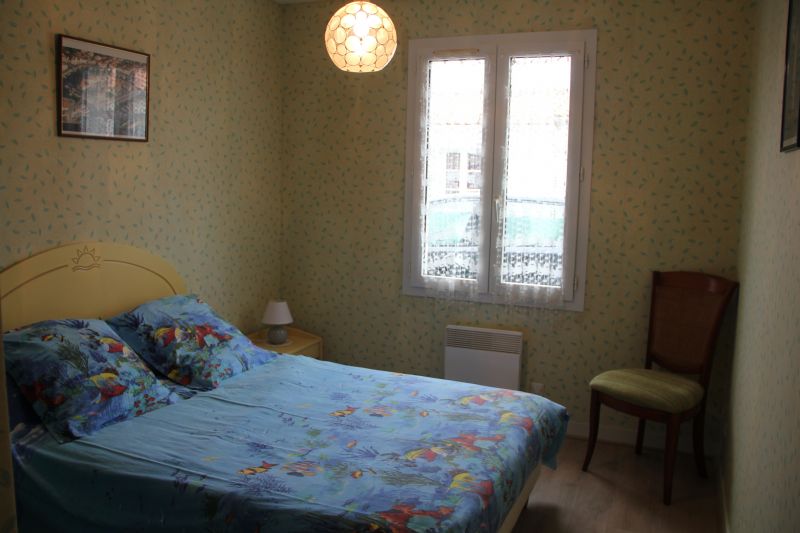 Photo 15 : CHAMBRE d'une maison située à Sainte-Marie-de-Ré, île de Ré.