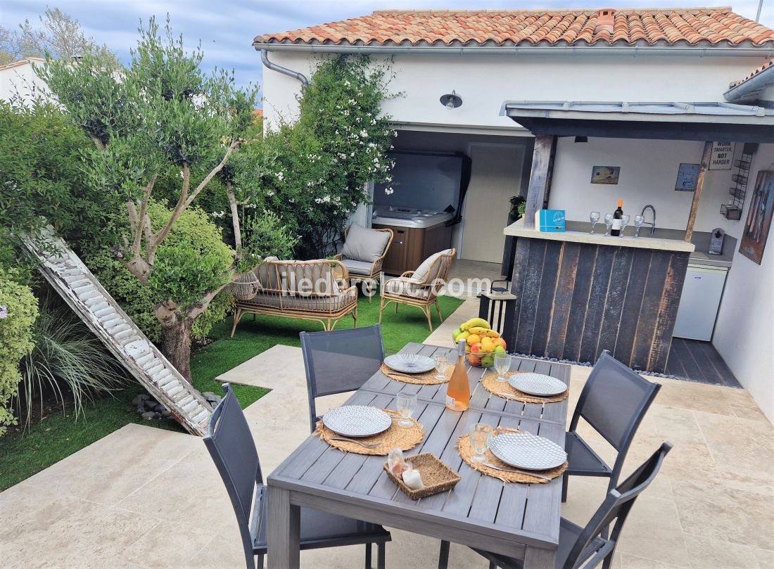 Photo 7 : JARDIN d'une maison située à Sainte-Marie-de-Ré, île de Ré.