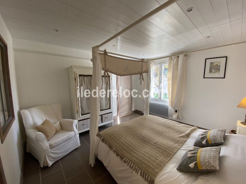 Photo 14 : CHAMBRE d'une maison située à La Couarde-sur-mer, île de Ré.