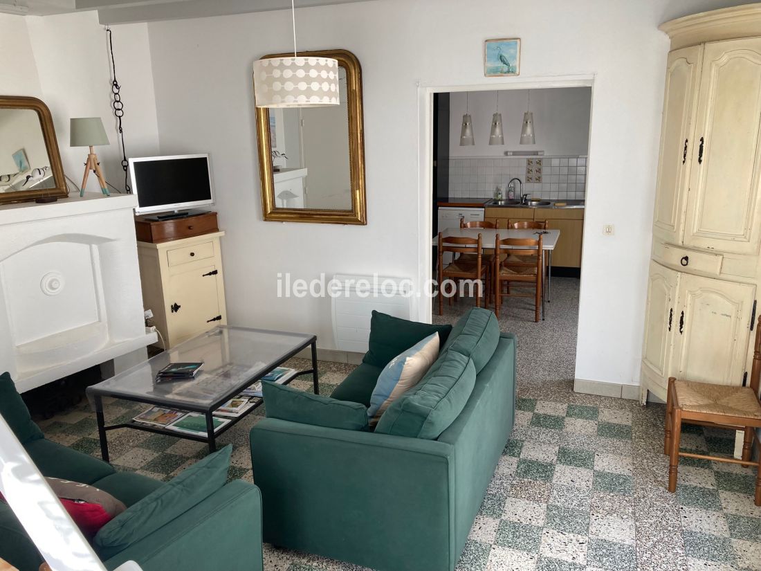 Photo 6 : SEJOUR d'une maison située à Sainte-Marie-de-Ré, île de Ré.