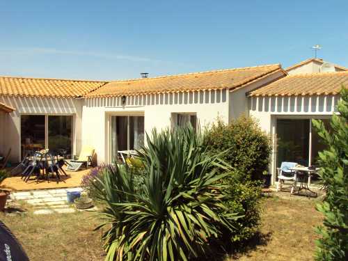 Photo 1 :  d'une maison située à Le Bois-Plage-en-Ré, île de Ré.