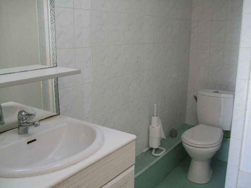 Photo 5 : SALLEDEBAIN d'une maison située à Le Bois-Plage, île de Ré.