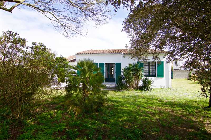 Photo 1 : EXTERIEUR d'une maison située à La Couarde-sur-mer, île de Ré.