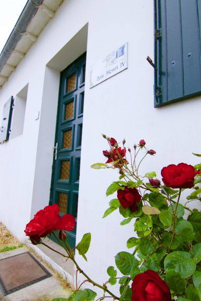 Photo 3 : EXTERIEUR d'une maison située à La Couarde-sur-mer, île de Ré.