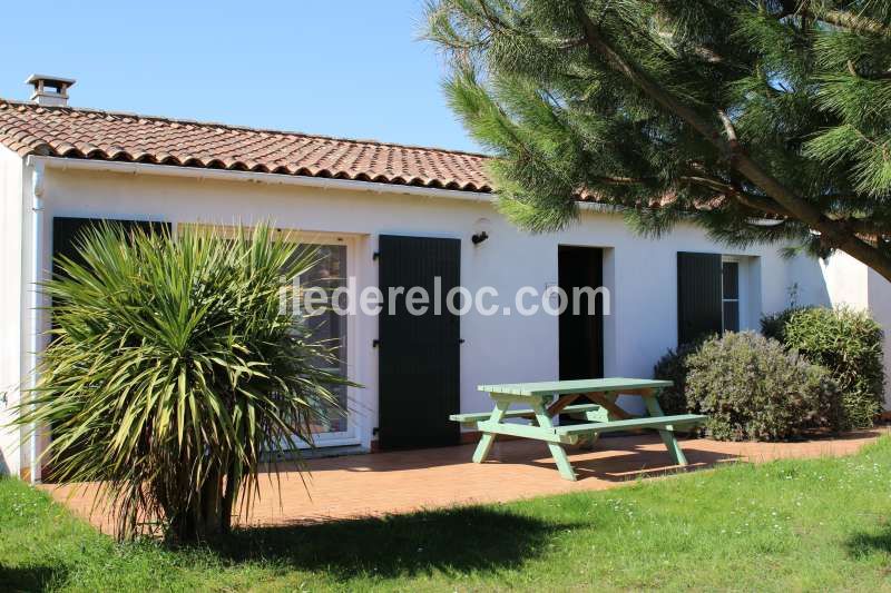 Photo 1 : NC d'une maison située à La Couarde-sur-mer, île de Ré.