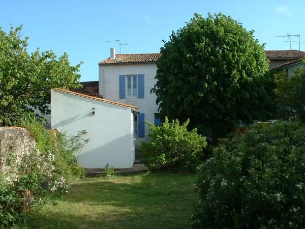 Photo 3 :  d'une maison située à Le Bois-Plage-en-Ré, île de Ré.