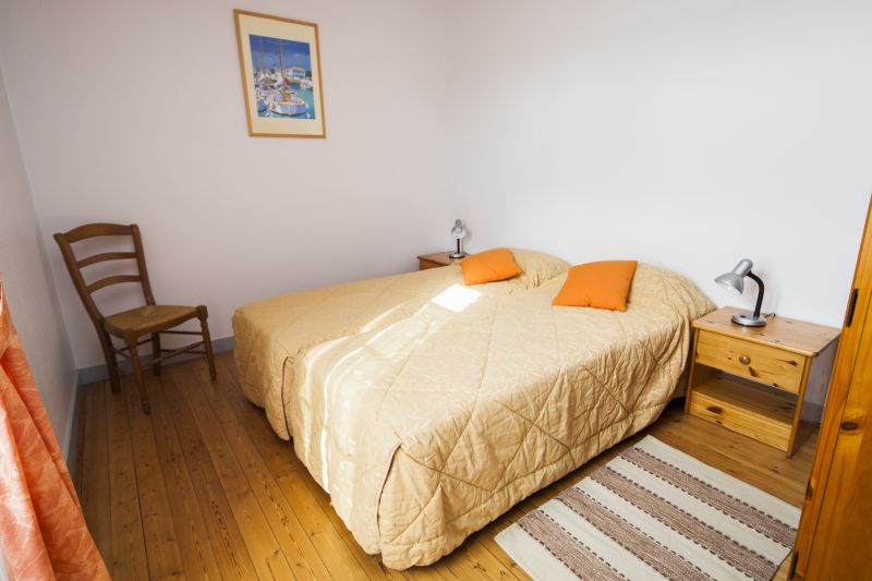 Photo 7 : CHAMBRE d'une maison située à Sainte-Marie-de-Ré, île de Ré.