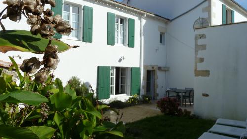 Photo 5 : EXTERIEUR d'une maison située à Sainte-Marie-de-Ré, île de Ré.