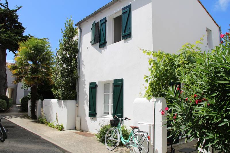 Photo 9 : EXTERIEUR d'une maison située à Saint-Martin-de-Ré, île de Ré.