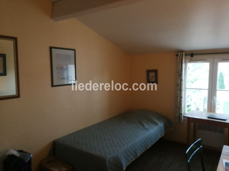 Photo 18 : CHAMBRE d'une maison située à La Couarde-sur-mer, île de Ré.