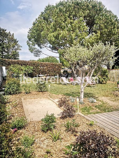 Photo 11 : JARDIN d'une maison située à La Couarde-sur-mer, île de Ré.