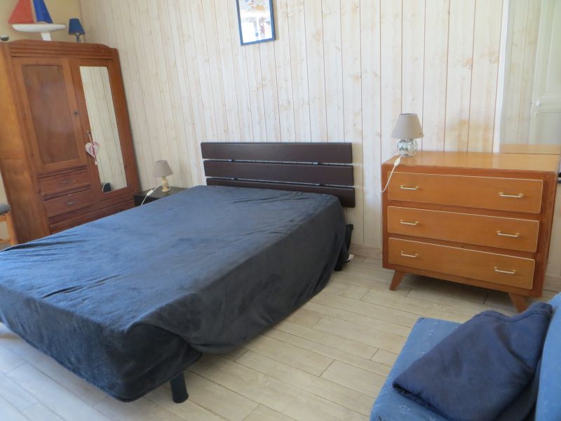 Photo 6 : CHAMBRE d'une maison située à La Flotte-en-Ré, île de Ré.