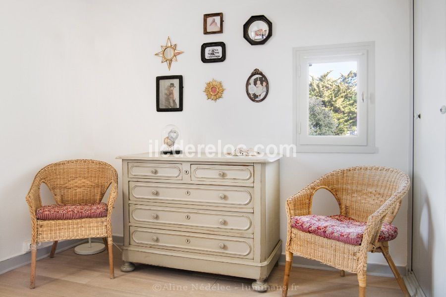 Photo 12 : CHAMBRE d'une maison située à Saint-Martin, île de Ré.