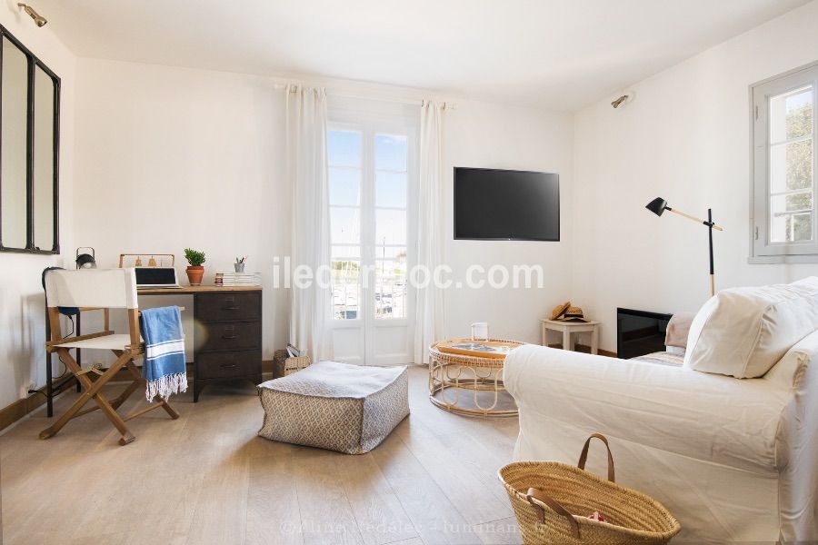 Photo 7 : SEJOUR d'une maison située à Saint-Martin-de-Ré, île de Ré.