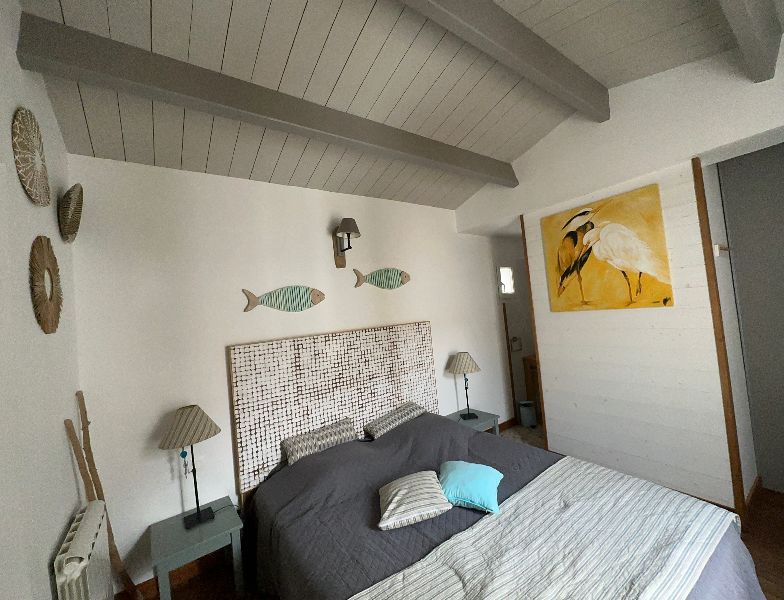 Photo 9 : CHAMBRE d'une maison située à Le Bois-Plage-en-Ré, île de Ré.