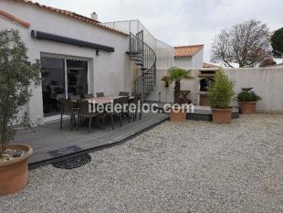 Ile de Ré:Maison moderne, 50m de la plage. spa interieur et solarium,jardin