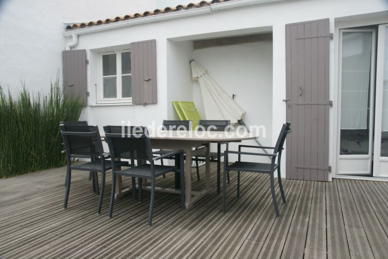 Photo 3 : TERRASSE d'une maison située à Le Bois-Plage-en-Ré, île de Ré.