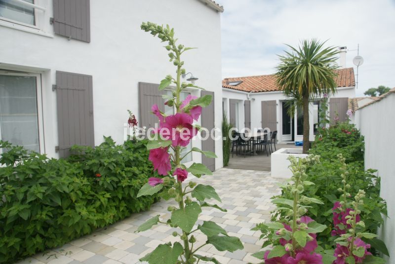 Photo 1 : EXTERIEUR d'une maison située à Le Bois-Plage, île de Ré.