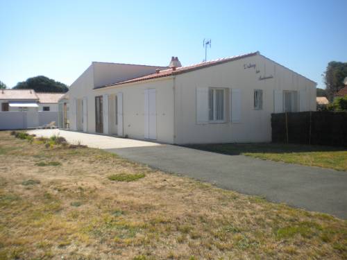 Photo 1 : EXTERIEUR d'une maison située à Le Bois-Plage-en-Ré, île de Ré.