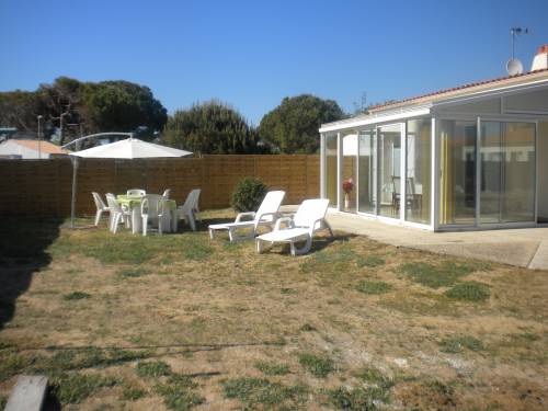 Photo 2 : EXTERIEUR d'une maison située à Le Bois-Plage-en-Ré, île de Ré.