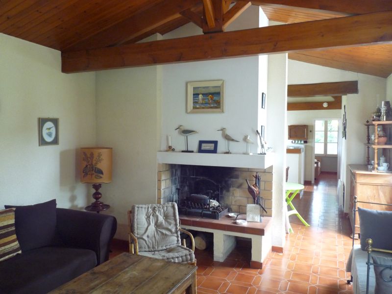 Photo 3 : SEJOUR d'une maison située à La Flotte, île de Ré.