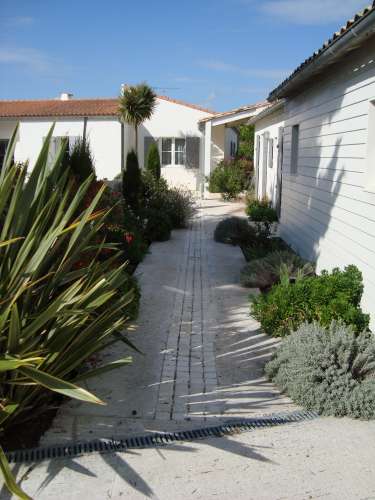 Photo 2 : PATIO d'une maison située à Sainte-Marie-de-Ré, île de Ré.