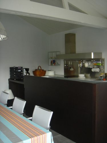 Photo 5 : CUISINE d'une maison située à Sainte-Marie-de-Ré, île de Ré.