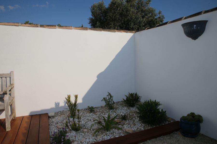 Photo 4 : PATIO d'une maison située à Les Portes, île de Ré.