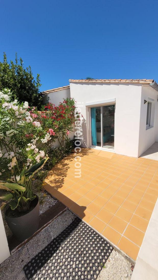 Photo 8 : JARDIN d'une maison situ&eacute;e &agrave; Les Portes-en-R&eacute;, &icirc;le de R&eacute;.
