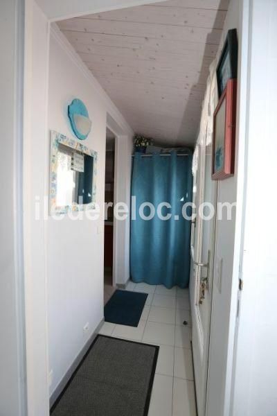 Photo 10 : ENTREE d'une maison situ&eacute;e &agrave; Les Portes-en-R&eacute;, &icirc;le de R&eacute;.