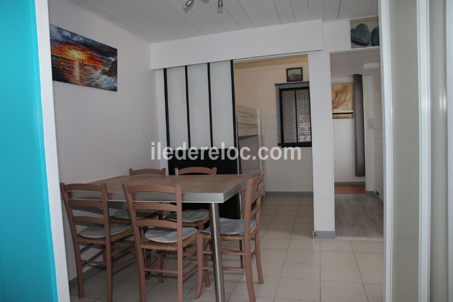 Photo 5 : SEJOUR d'une maison situ&eacute;e &agrave; Les Portes-en-R&eacute;, &icirc;le de R&eacute;.