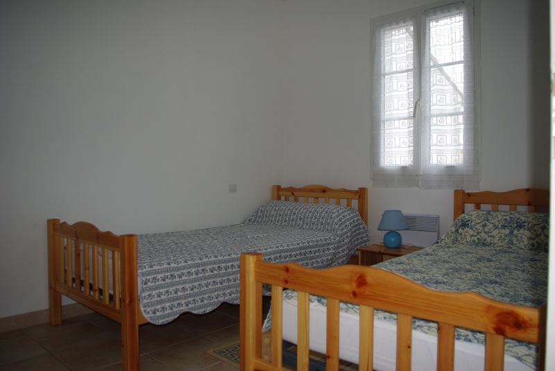 Photo 11 : CHAMBRE d'une maison située à Saint-Clement, île de Ré.