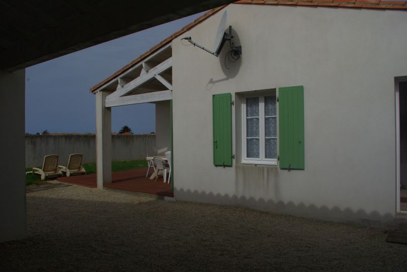 Photo 5 : EXTERIEUR d'une maison située à Saint-Clement, île de Ré.