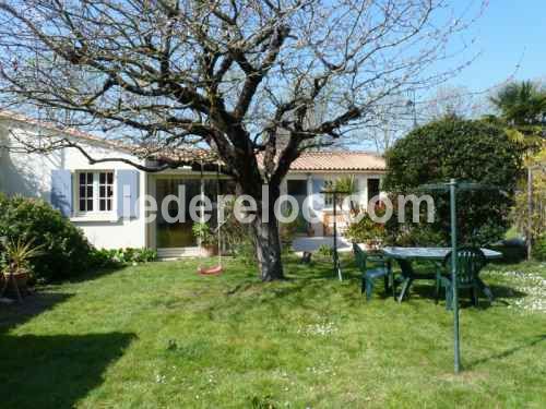 Photo 3 : EXTERIEUR d'une maison située à Saint-Martin, île de Ré.