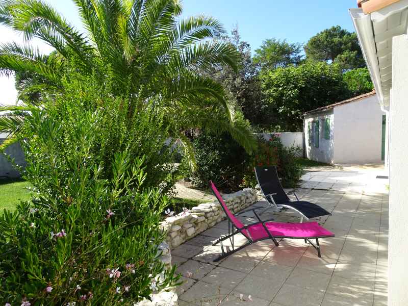 Photo 3 : EXTERIEUR d'une maison située à Sainte-Marie-de-Ré, île de Ré.