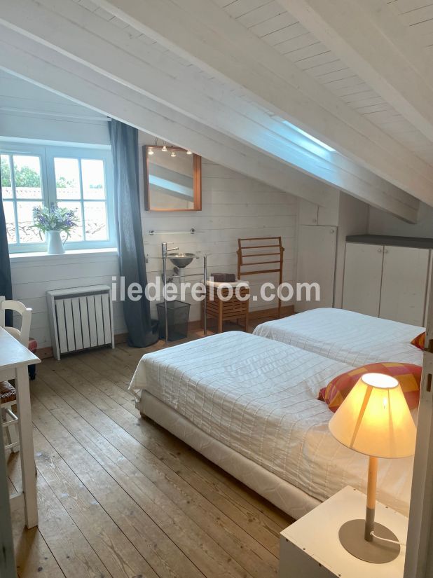 Photo 16 : CHAMBRE d'une maison située à Les Portes, île de Ré.