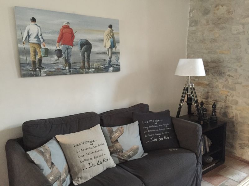 Photo 17 : SEJOUR d'une maison située à La Flotte, île de Ré.