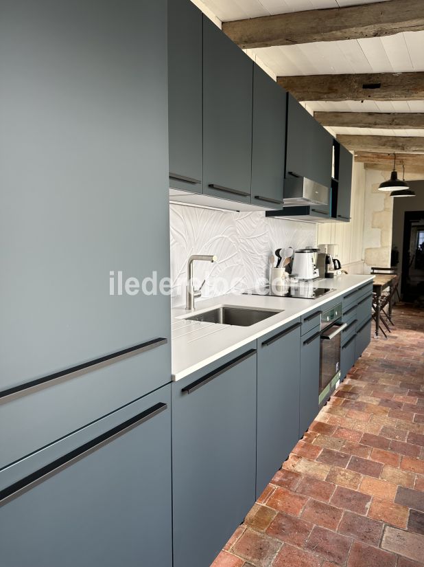Photo 23 : CUISINE d'une maison située à La Flotte-en-Ré, île de Ré.